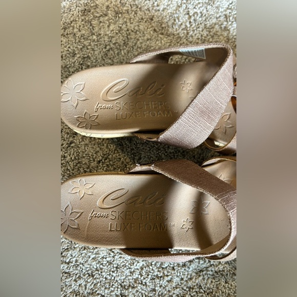 Skechers Women's Beverlee-Sail Away Wedge Sandal SZ 11 - Picture 10 of 10